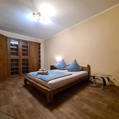 1-Room Luxury Apartment On Sobornyi Avenue 170-V, By Grandhome Zaporizhia ภายนอก รูปภาพ