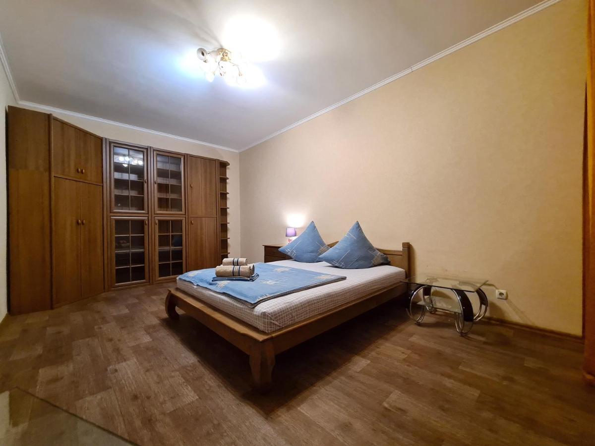 1-Room Luxury Apartment On Sobornyi Avenue 170-V, By Grandhome Zaporizhia ภายนอก รูปภาพ
