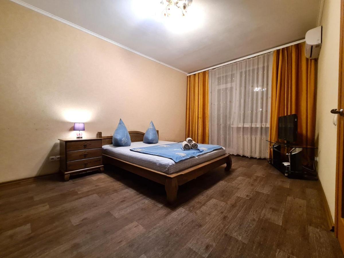 1-Room Luxury Apartment On Sobornyi Avenue 170-V, By Grandhome Zaporizhia ภายนอก รูปภาพ
